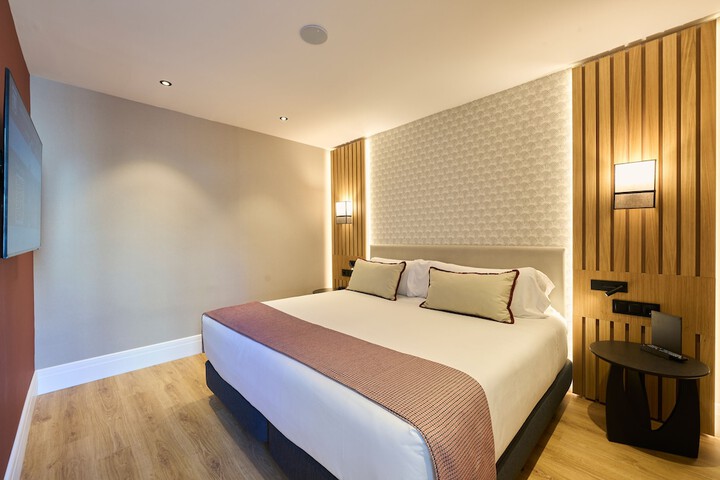 Room 18 of 116