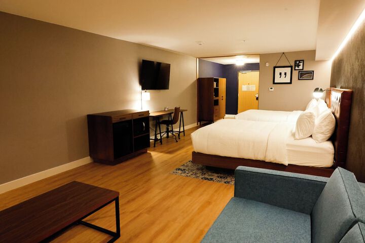 Room 5 of 23