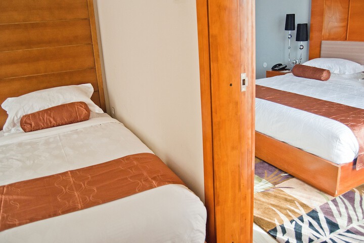 Room 9 of 30