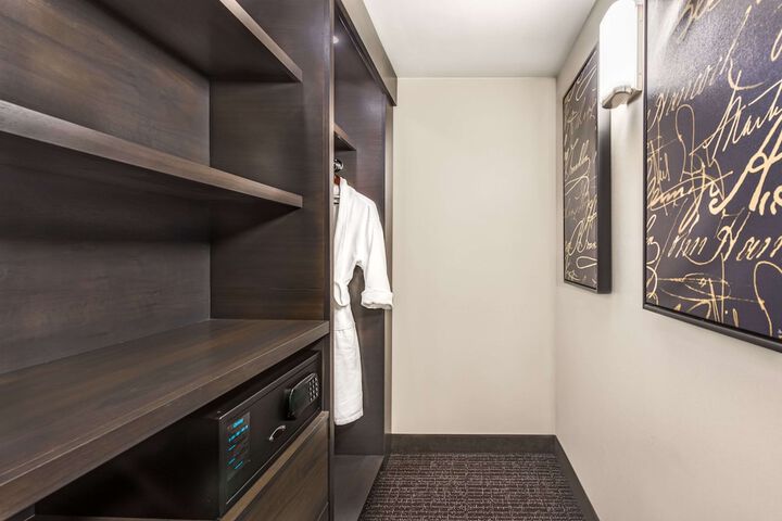 Room amenity