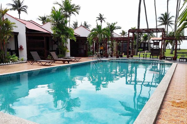 Hotel with Pool