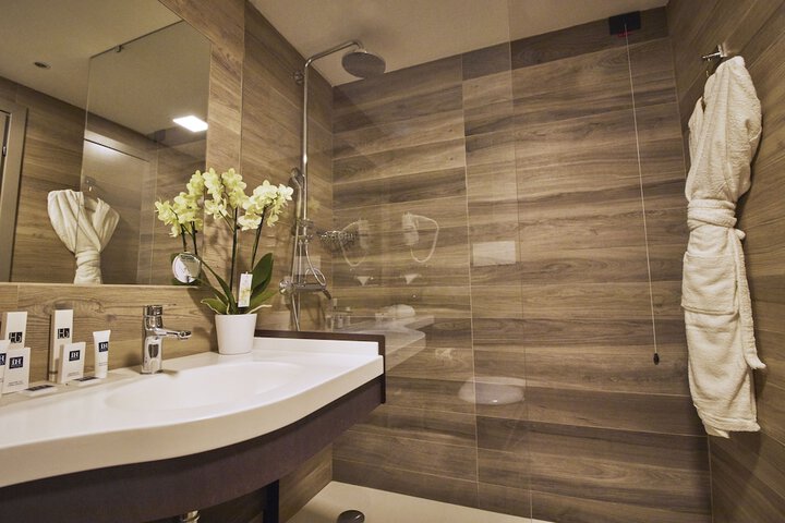 Bathroom Interior Photo