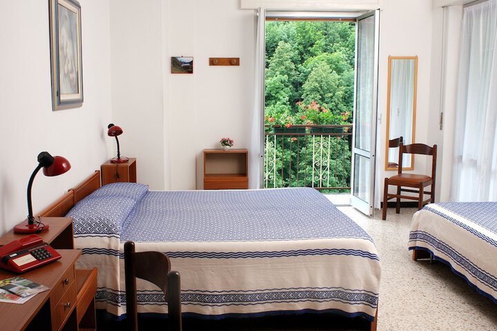 Room 3 of 42