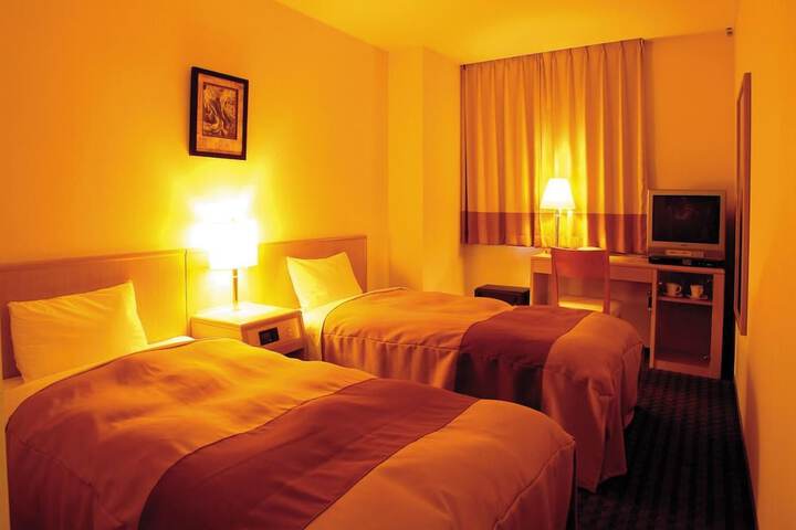Room 9 of 22