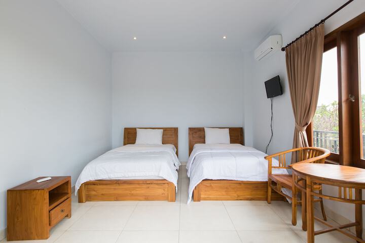 Room 10 of 96