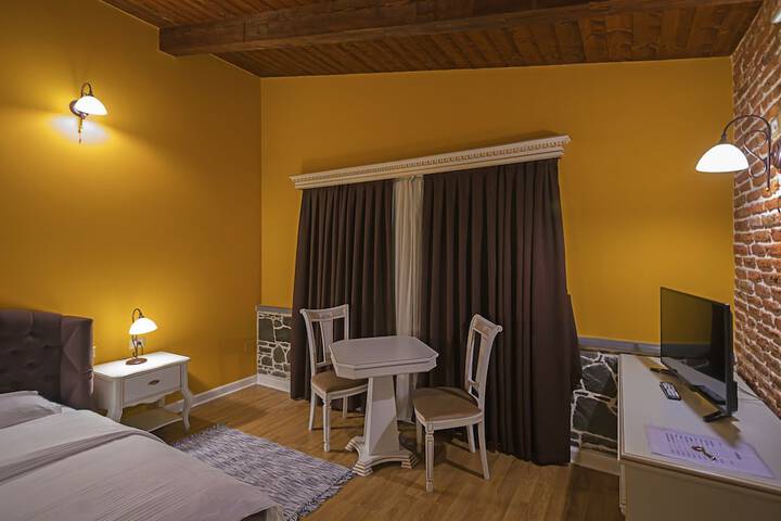 Room 10 of 47