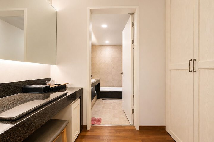 Room 42 of 79