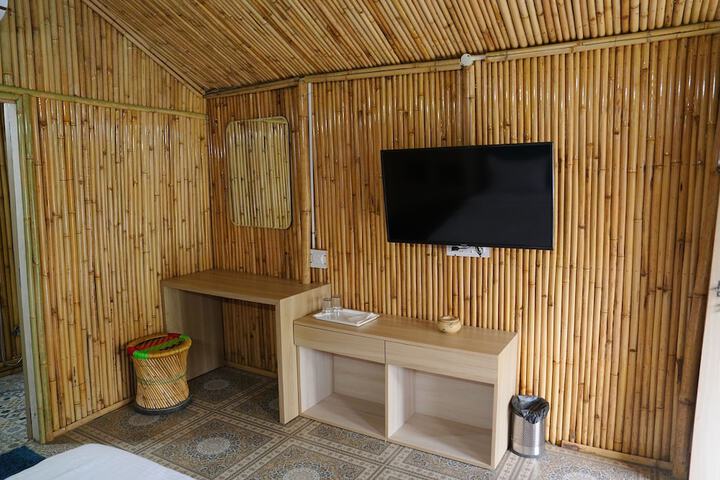 Room 4 of 43
