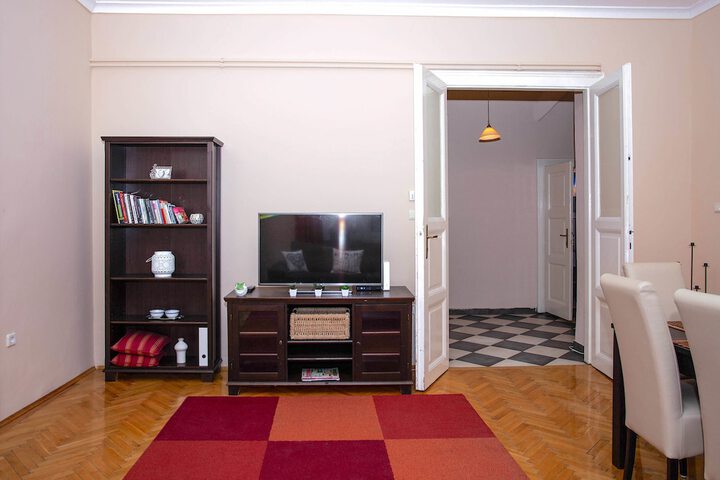 Room 8 of 13