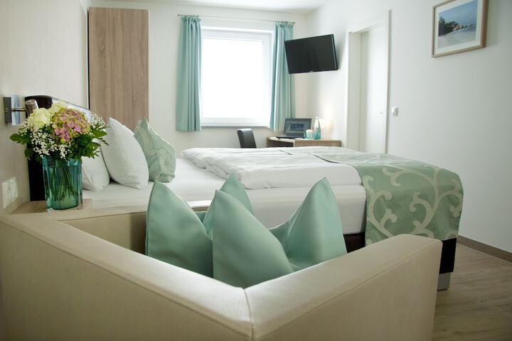 Room 5 of 43