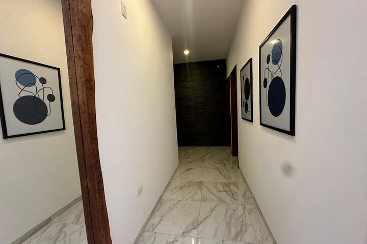 Room 26 of 60