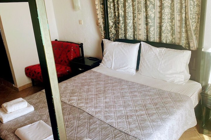 Room 18 of 73