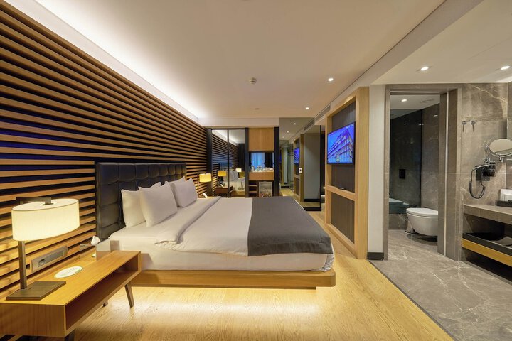 Room 46 of 203