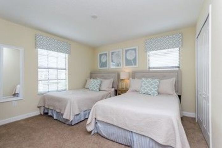 Room 12 of 25