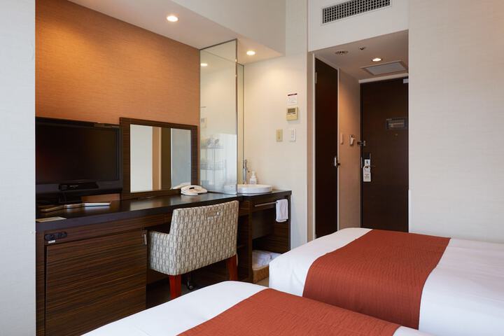 Room 15 of 52