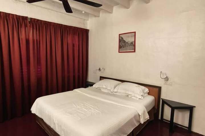 Room 21 of 128