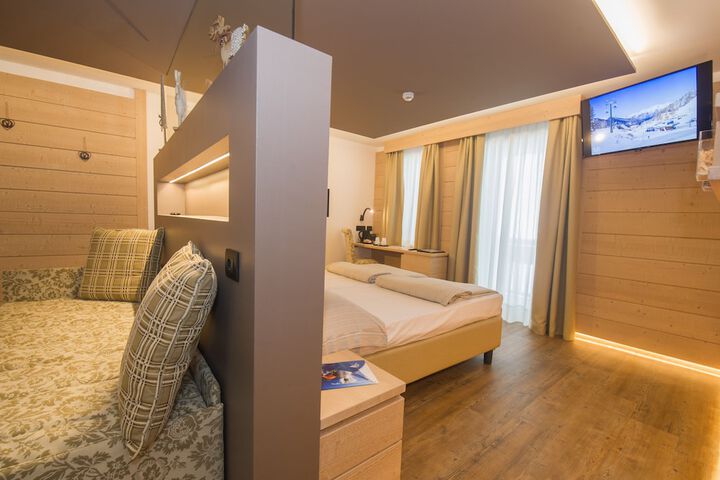 Room 5 of 92