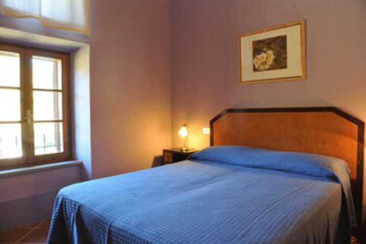 Room 27 of 34