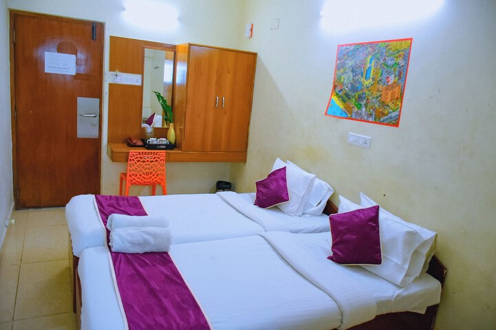 Room 8 of 32