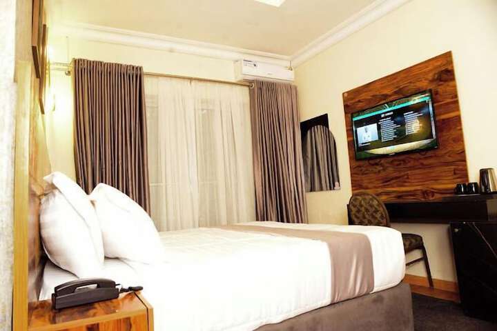 Room 3 of 51