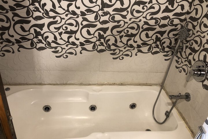 Room 30 of 42