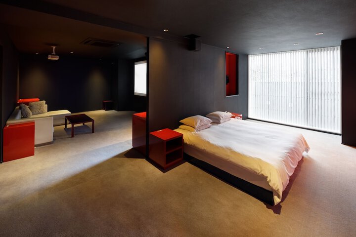 Room 16 of 89