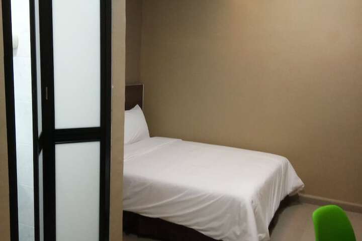 Room 31 of 65