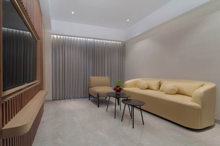Room 4 of 25