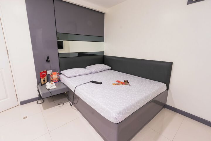 Room 8 of 24