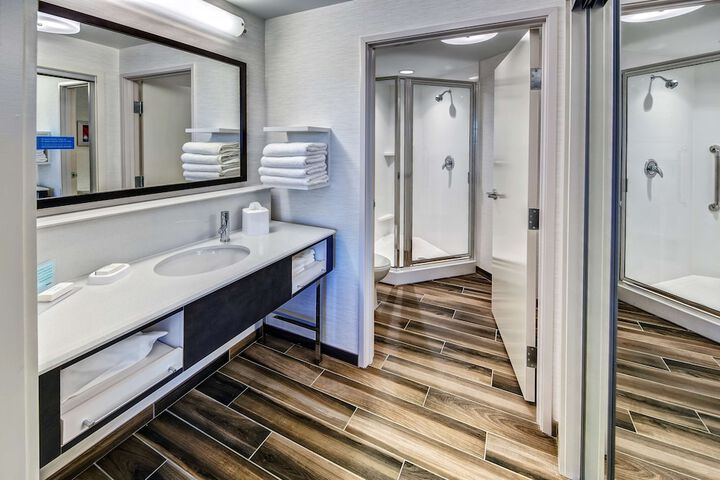 Bathroom shower
