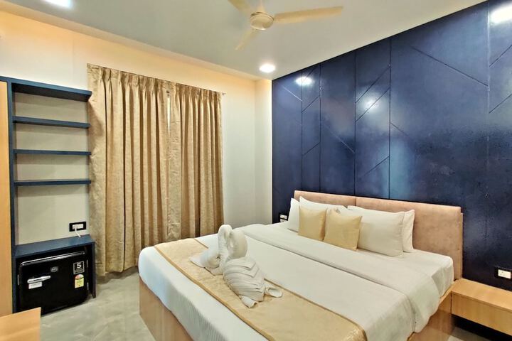 Room 12 of 27