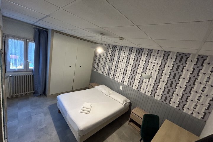 Room 34 of 81