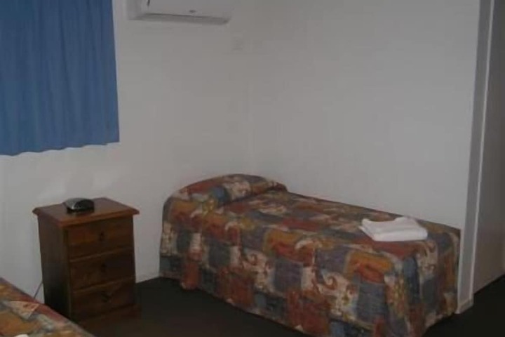 Room 6 of 15