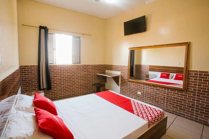 Room 4 of 11