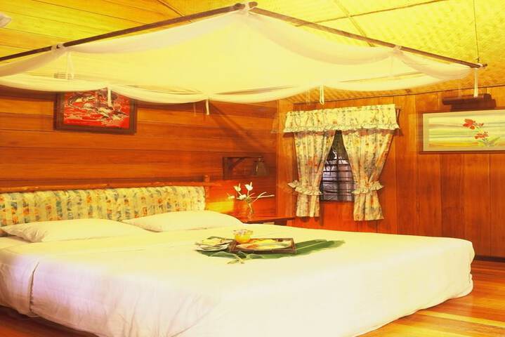 Room 12 of 122