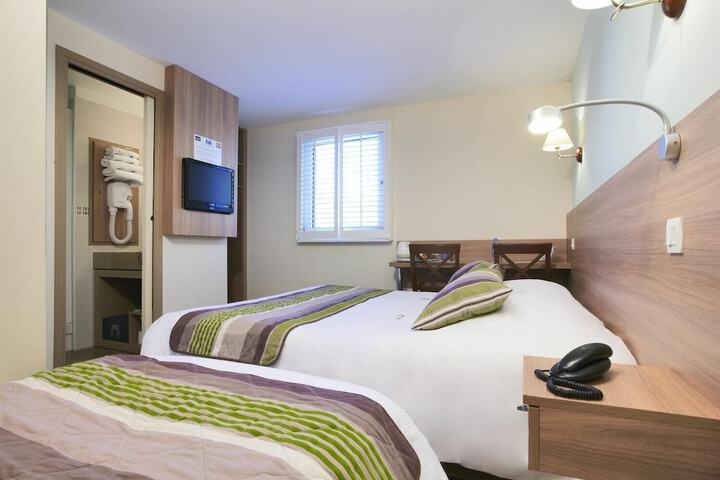 Room 5 of 20