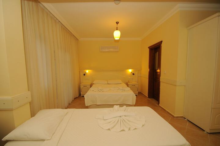 Room 10 of 73