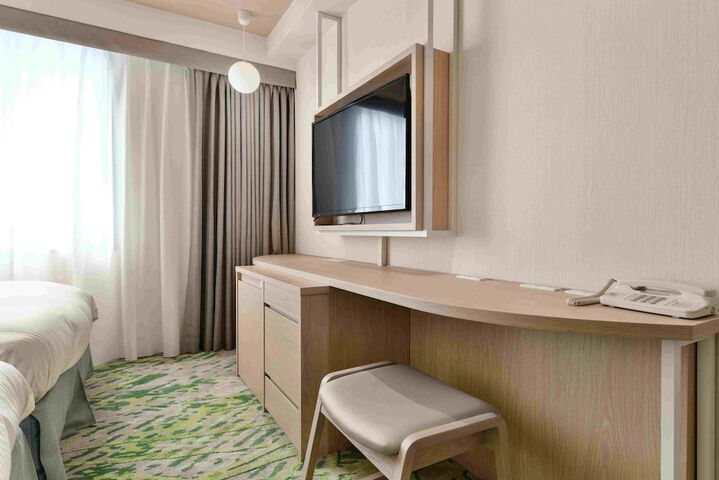 Room 15 of 83