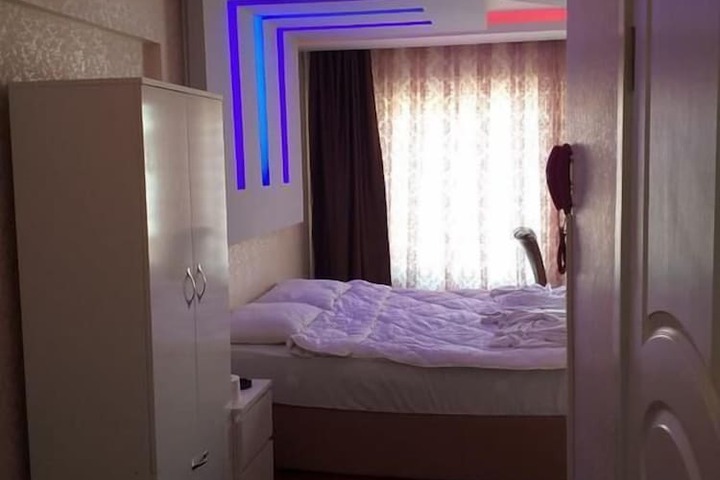 Room 14 of 25