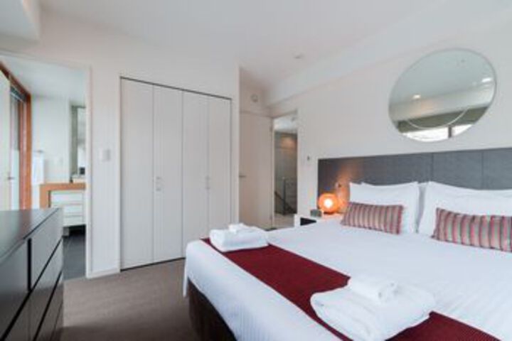 Room 7 of 27