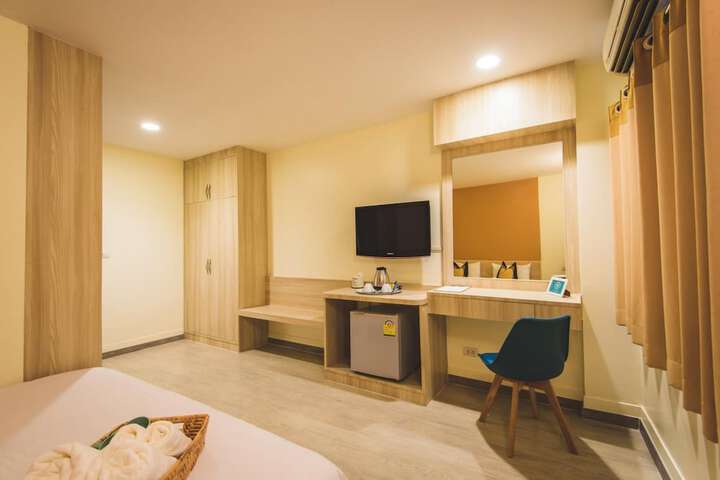 Room 12 of 39