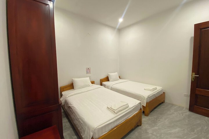 Room 10 of 42