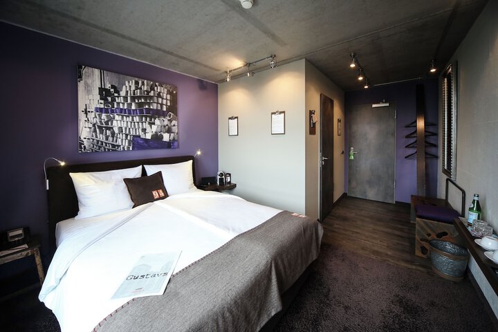 Room 15 of 49