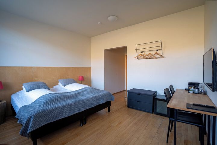 Room 22 of 64