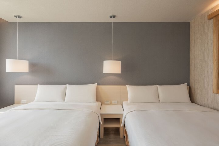 Room 28 of 64