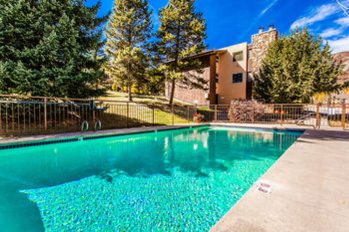 Pool 76 of 86