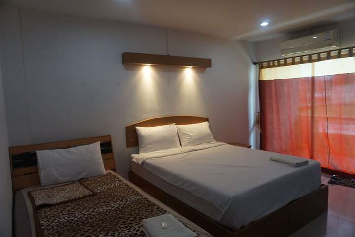 Room 18 of 18
