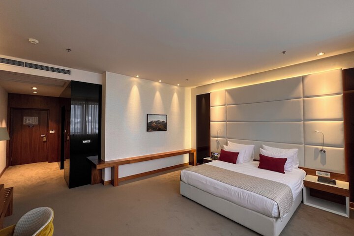 Room 21 of 146