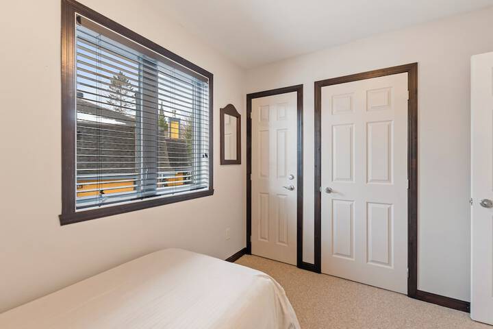 Room 20 of 142