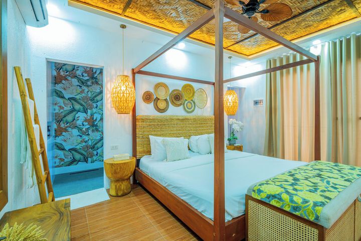 Room 5 of 120